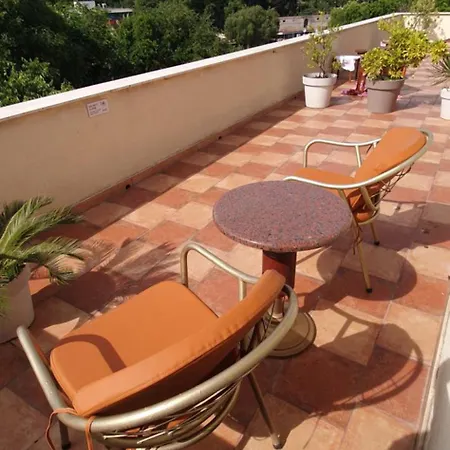 Palace Derossi Ii לינה וארוחת בוקר 3*