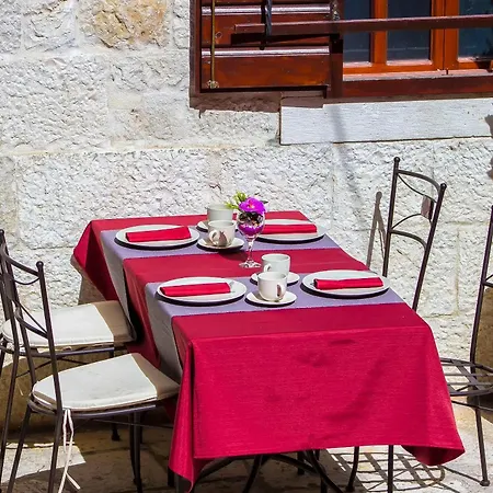 Bed & Breakfast Palace Derossi Ii Trogir
