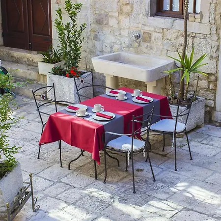 Panzió Palace Derossi Ii Trogir